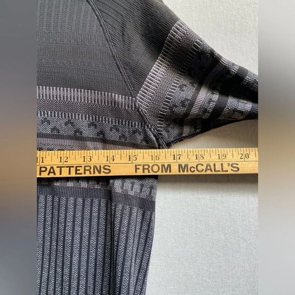 Lululemon Athletica  Rest Less Pullover Thermal Sweater Sz S - Picture 9 of 9